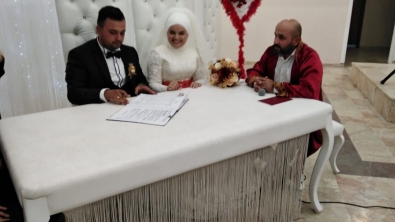 Başkan Vekilimiz Fatma ve Mehmet çiftinin nikahını kıydı