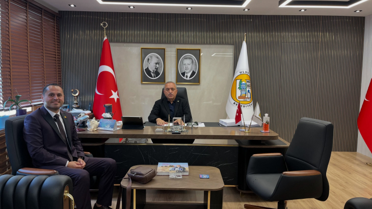 Almanya’nın Kuzey Ren-Vestfalya Eyaleti’ne bağlı Rhein-Erft Bölgesi Milletvekili Sayın İsmail Çelik, Belediye Başkanımız Sayın Hasan Hüseyin Uzun’u makamında ziyaret etti.