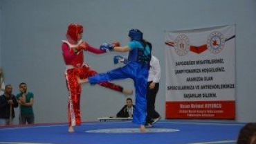 Özlem BAL-Üniversiteler arası Wushu Şampiyonasında Türkiye 1.si oldu
