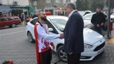 Avrupa 2. olan Çınar Spor güreşcimiz Murat OLUKMAN ı karşıladık